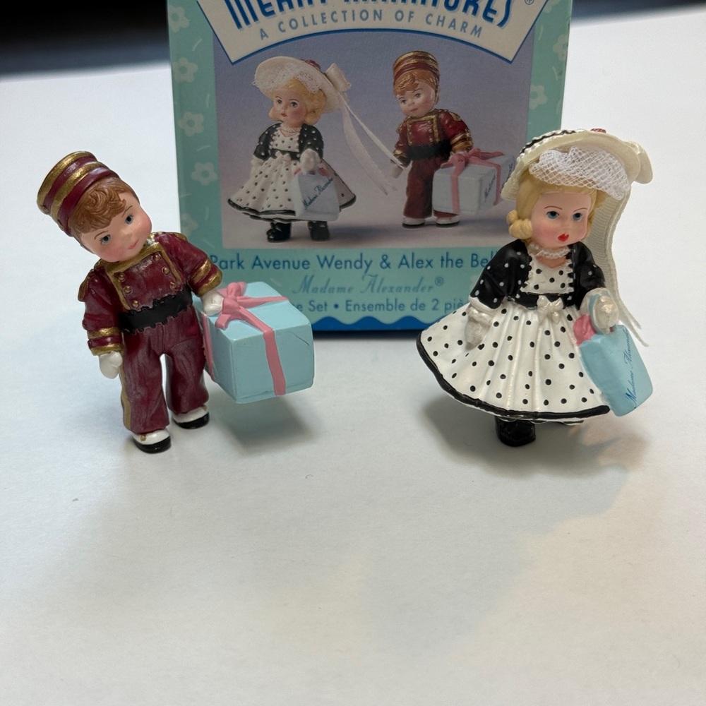 1999 Hallmark Madame Alexander Wendy & Alex in Polka Dot and Red Outfits
